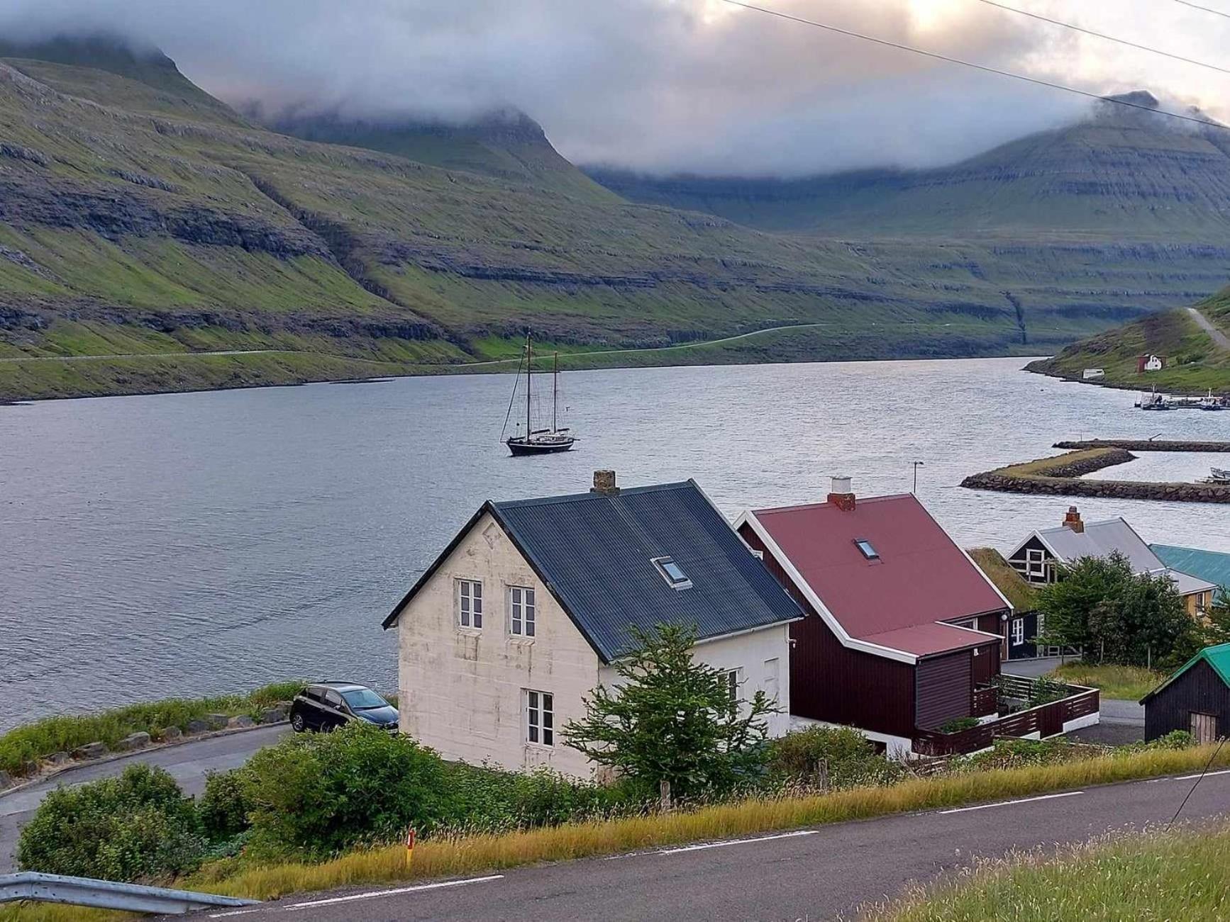 Fjord Guesthouse Funningsfjordur المظهر الخارجي الصورة